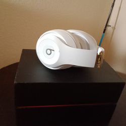 Beats Studio3 Pro Wireless Headphones 
