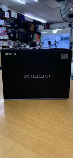 Fujifilm Camera X100VI Brand New SILVER