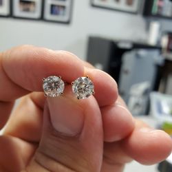 2.05 Carat E Si1 Round Diamond Earrings 14k 