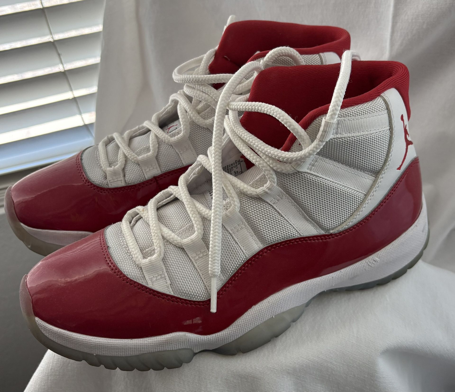 Jordan 11 Cherry