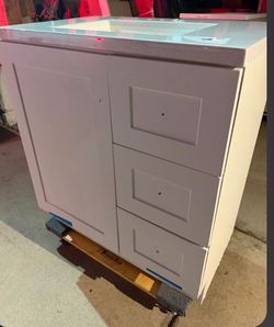 30" BATHROOM VANITY NEW