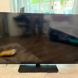 Vizio 50″ LED TV (E-Series, 2014) – Includes Stand & Remoted
