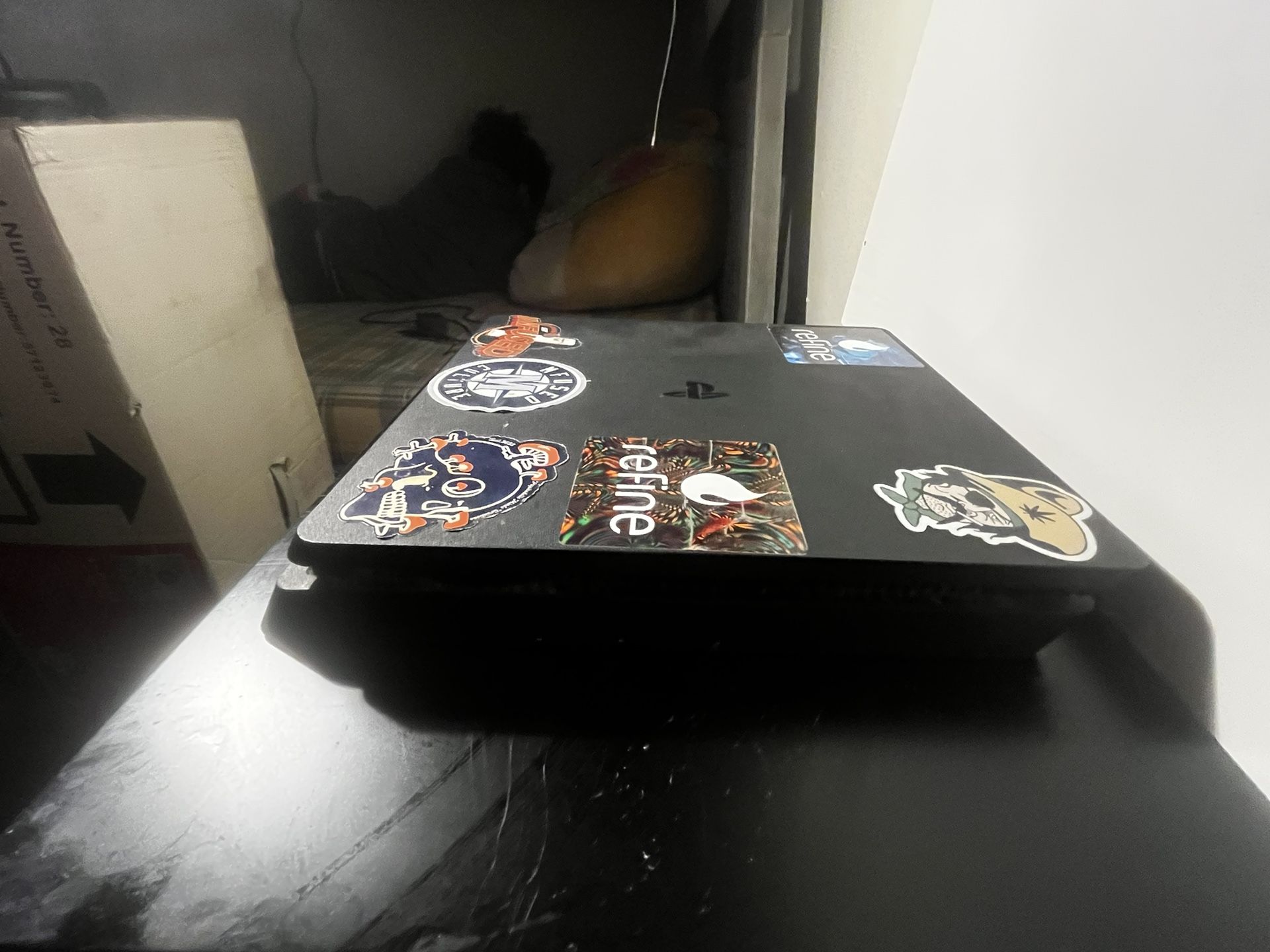 PS4 Slim Black