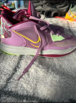 Kyrie Basketball Shoes
