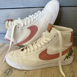 Women’s Nike Blazer Mid’ 77  Sz 8.5