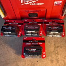 Milwaukee M18 Red Lithium Forge Xc8.0 ah (NEW) 