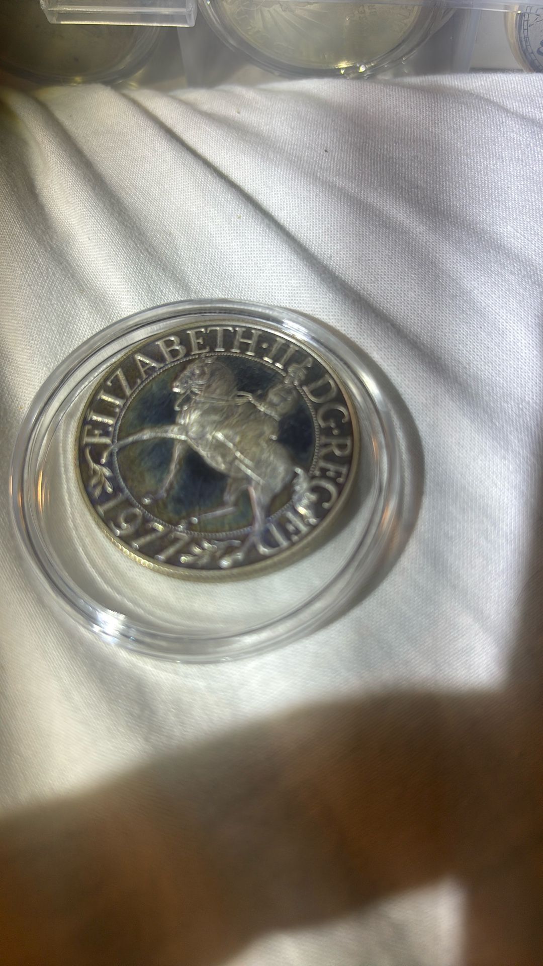 Queen Elizabeth II silver jubilee silver coin. 1977. 28 grams.40mm. Rare find.