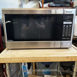 Panasonic 1200w Large Microwave