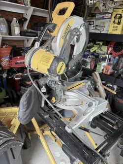 Dewalt Double Bevel Compound Miter Saw