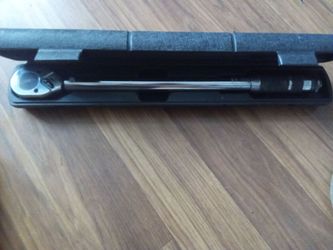 Pittsburgh click-type torque wrench