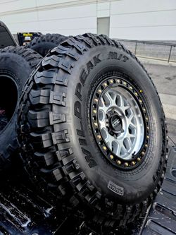17" KMC w- 37" Falken MT tires