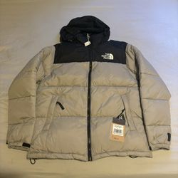 North Face Puffer Jacket (Medium/Large) Read Description 