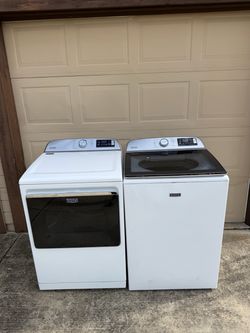 Maytag heavy duty washer and electric dryer set great shape