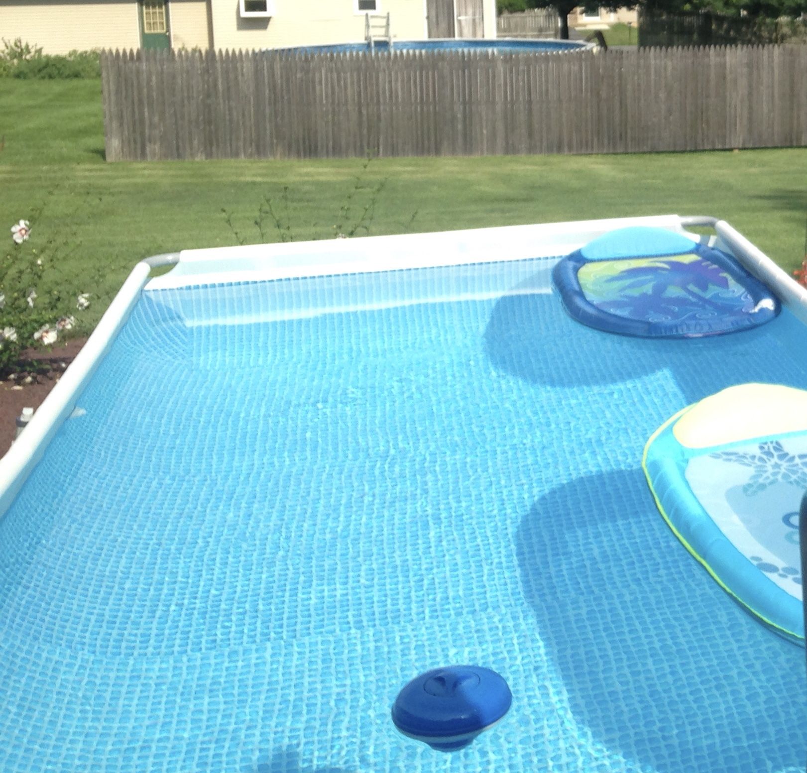 18’ X 9’ Intex Swimming Pool & Filter