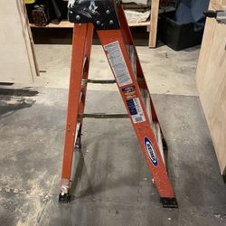 Werner 4 Foot 300# Step Ladder