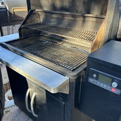 TRAEGER SILVERTON 810 PELLET GRILL SMOKER 