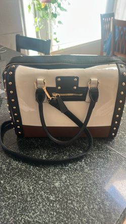 Beautiful Dasein 3 tone patent faux leather satchel
