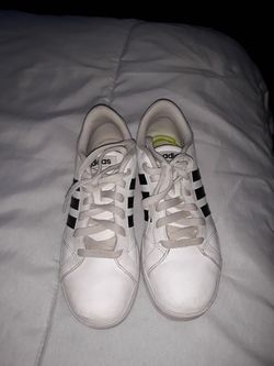 Tenis Adidas casi nuevos
