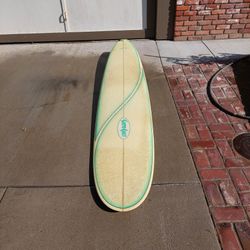 9' South Coast Cr3 Surfboard / Very Good Condition /  Super Lite