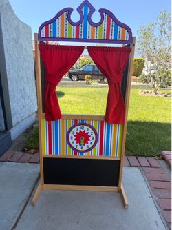 Melissa and Doug Puppet Theater