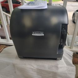 Rubbermaid Paper Towel Dispensers 