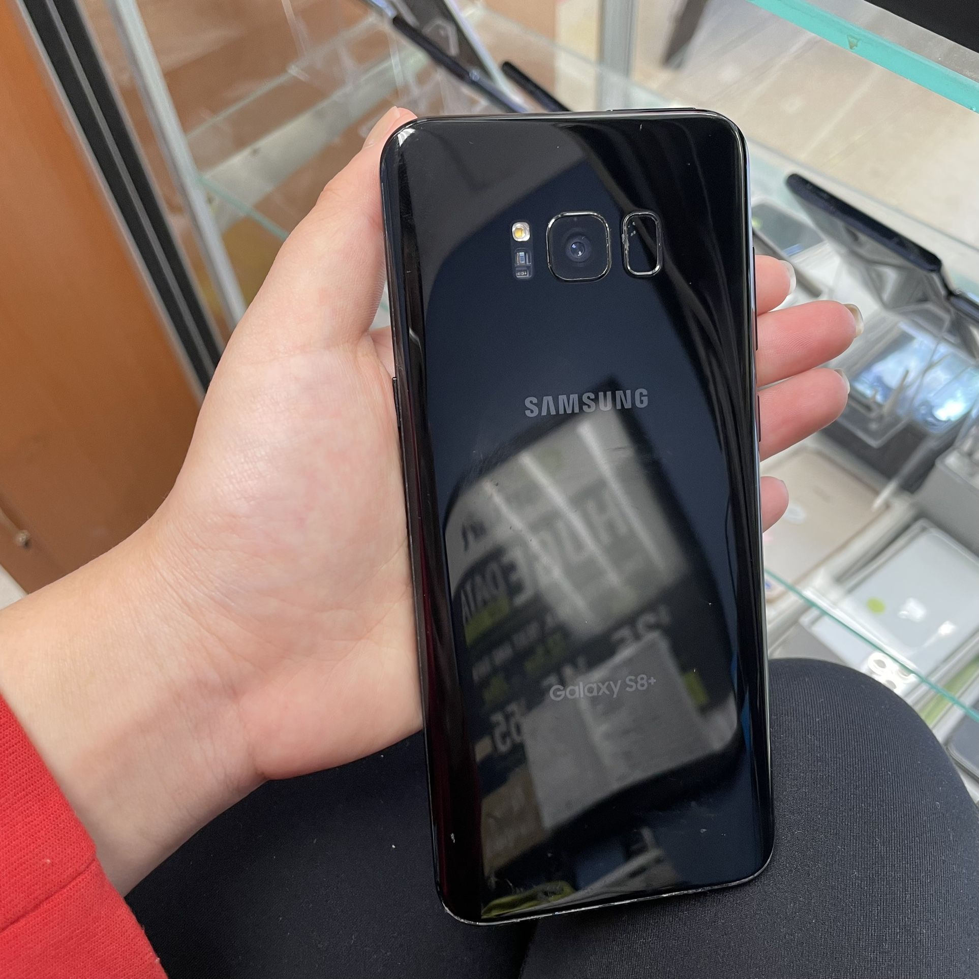 Samsung Galaxy S9 | Unlocked | Comes with store warranty| Free Cable & Charger | Unlocked | Comes with store warranty| Free Cable & Charger