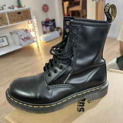 Dr. Martens 1460 Women’s Size 7