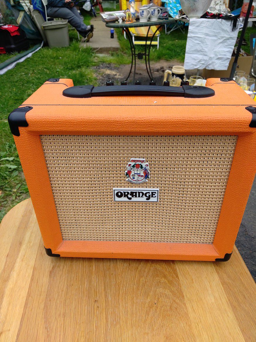 2 Orange Amplifiers