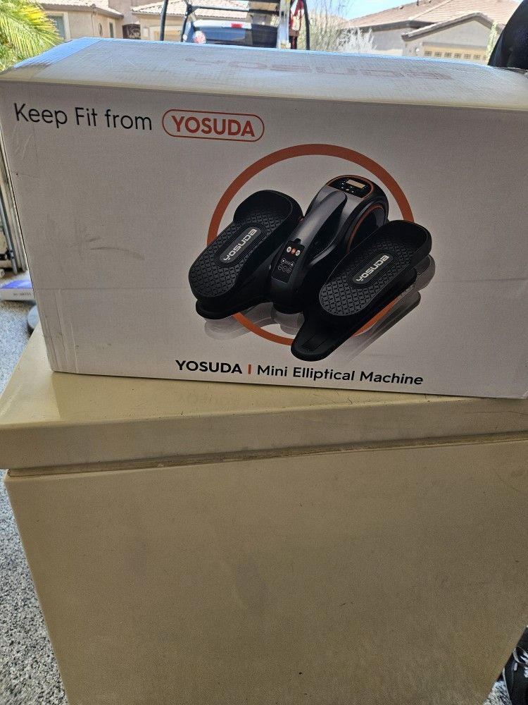 Like new Yosuda mini elliptical machine w/remote