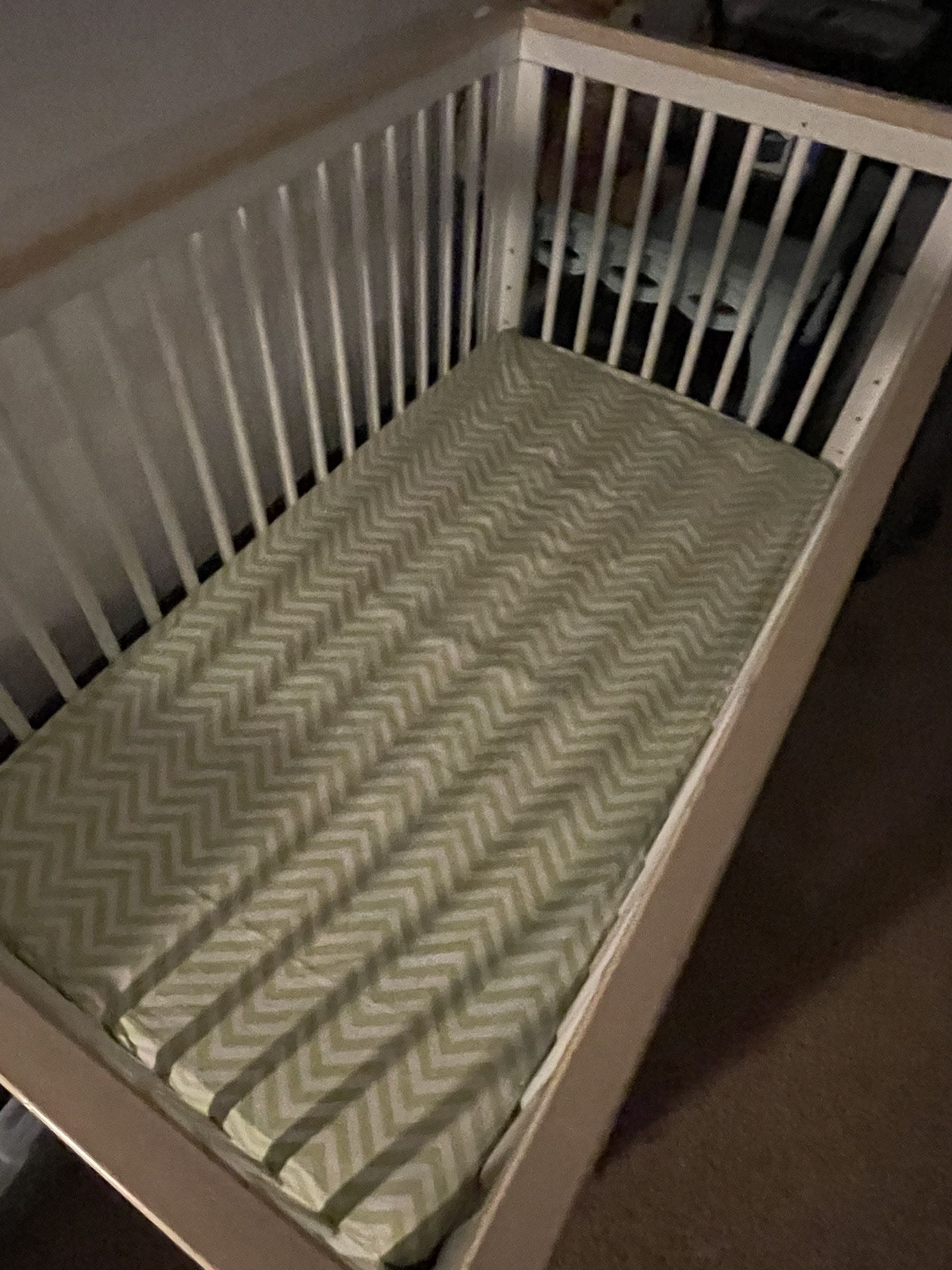 Crib adjustable for Sale in Pico Rivera, CA OfferUp