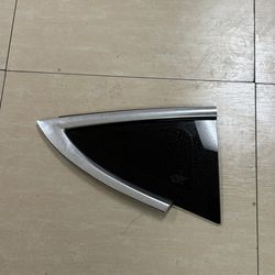Tesla Model 3 Right Rear Quarter Panel Glass 1080706-00-H