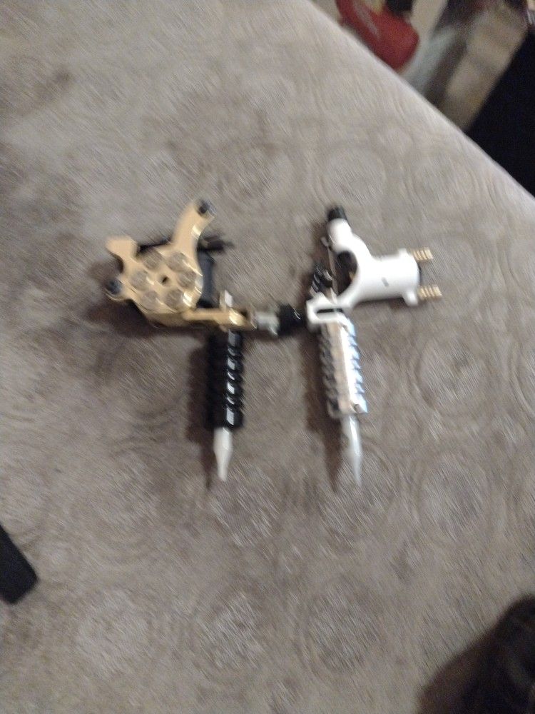 2 Tattoo Guns