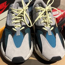 Yeezy 700 Wave Runner