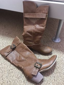 Brown woman’s Boots