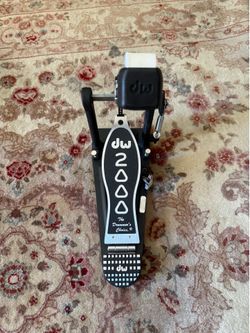 DW 2000 Single Kick Pedal - Barely Used