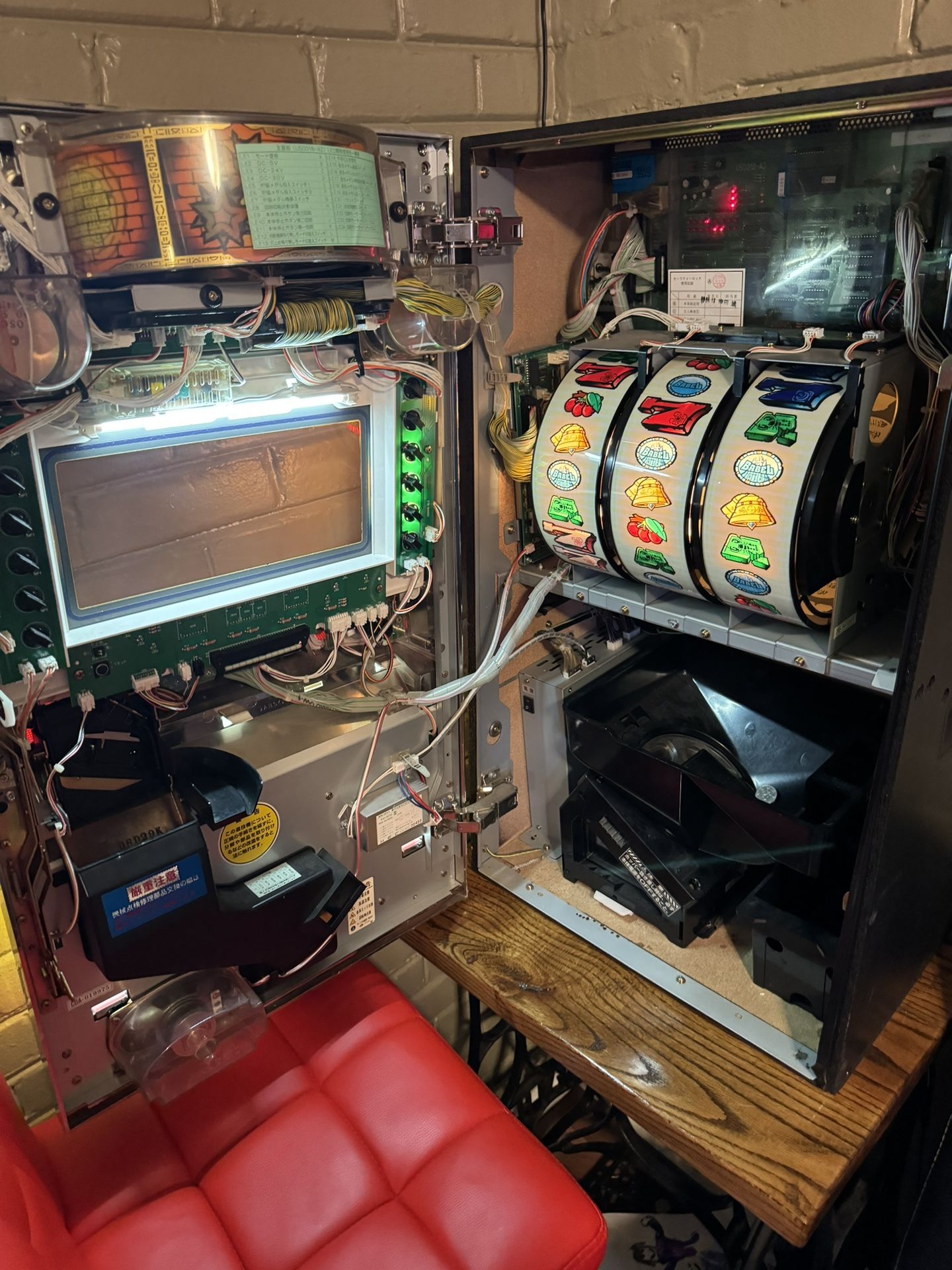 Super Fun Babel Pachislo Slot Machine in Great Working Order! Very