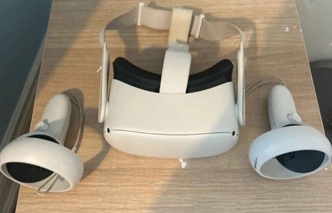 Meta Quest 2 — All-in-One Wireless VR