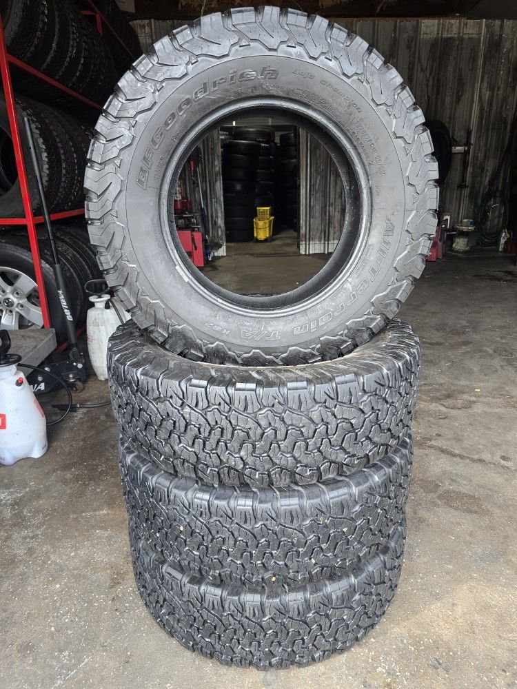 18 INCH TIRE LT 275/70R18 BF GOODRICH ALL-TERRAIN 