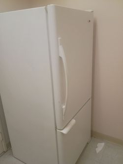 Refrigerator Amana