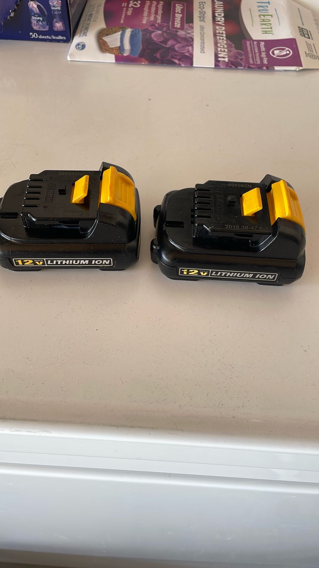 12 V Batteries Buenas Conditioned