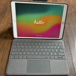 iPad Pro 1st Gen 10.5” 256GB w/ Logitech Folio Keyboard Case