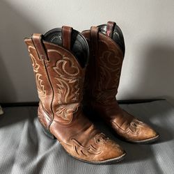 Men’s Size 9 Cowboys boots