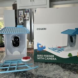 Bird feeder With Camera