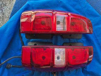07 Tahoe tail lights