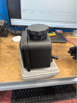 Mercedes Benz power steering reservoir