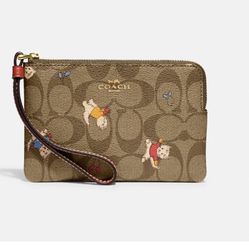 Coach Wristlet Wallet 