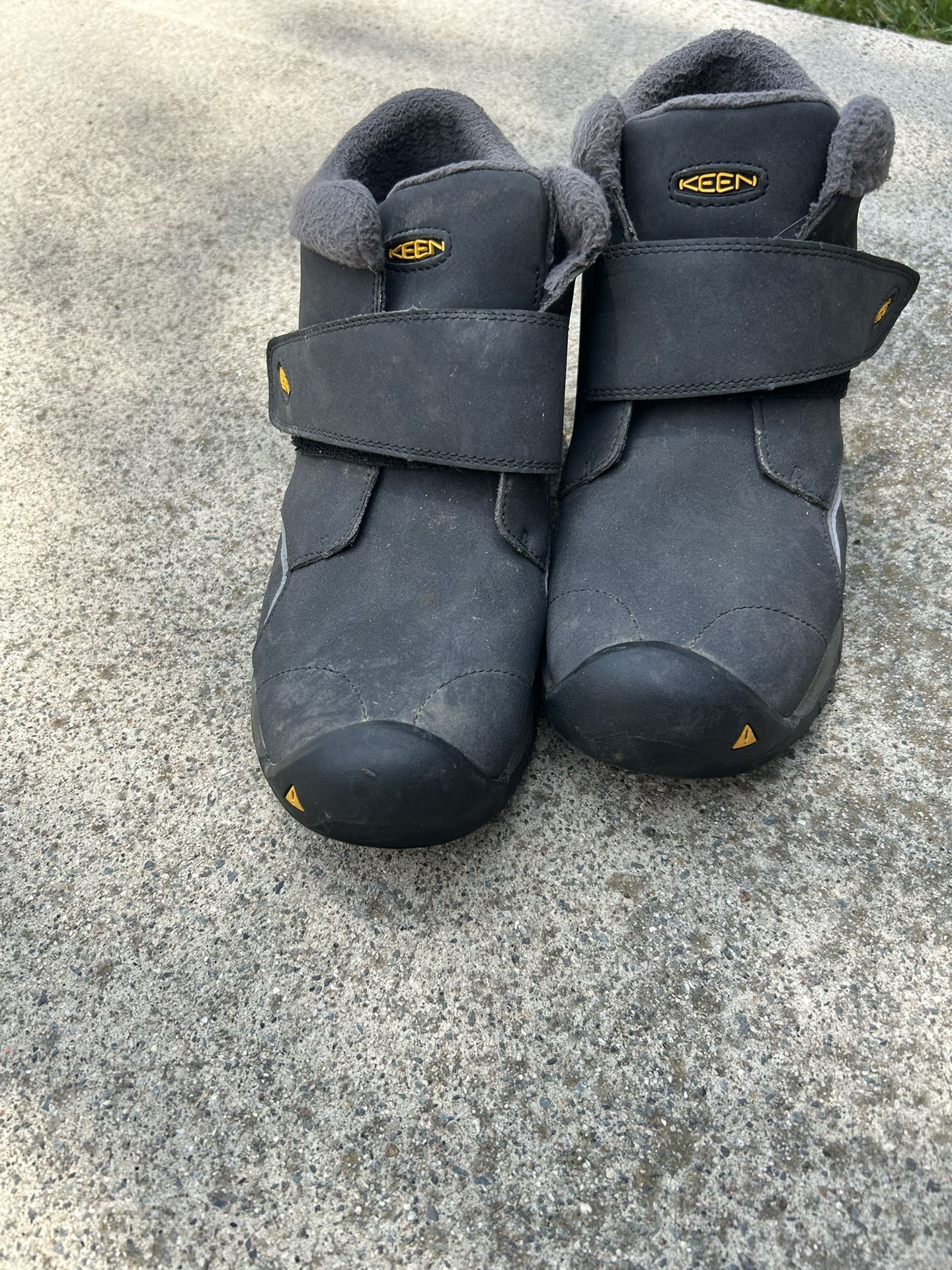 Keen Winter Shoes Kids ~for 10yo