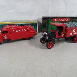 2 Ertl Texaco 1925 Kenworth Stake Truck & 1939 Texaco Dodge Air Flow
.