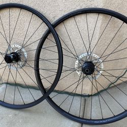 Specialized Axis Elite Tubeless Disc Brake Aluminum Wheelset