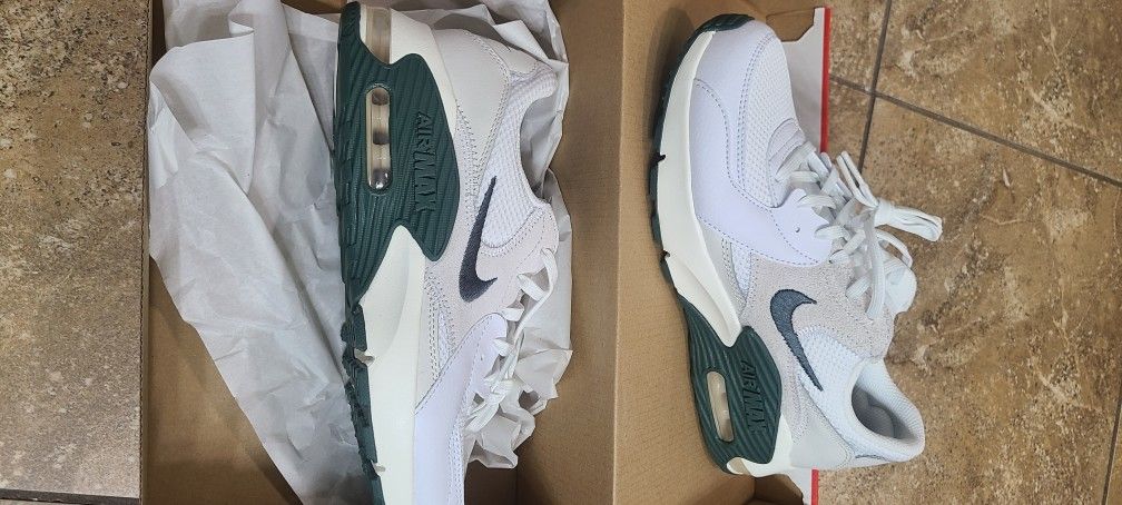 Women's Nike Air max shoes